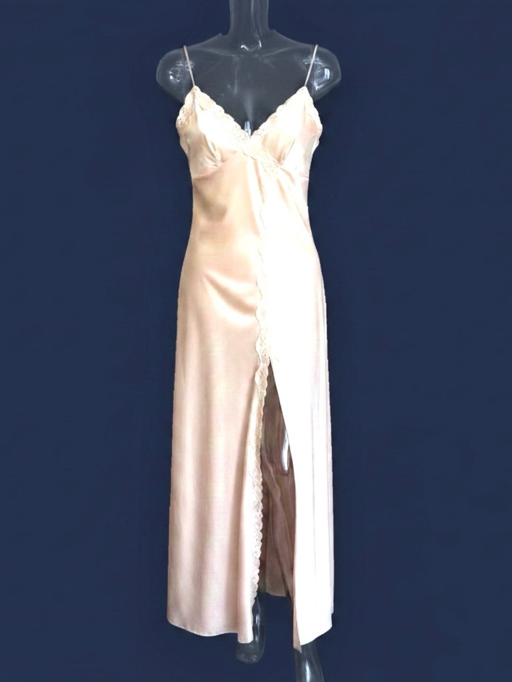 Vintage Lady Cameo Long Nightgown Lingerie High Slit Ivory Nylon Sz Medium